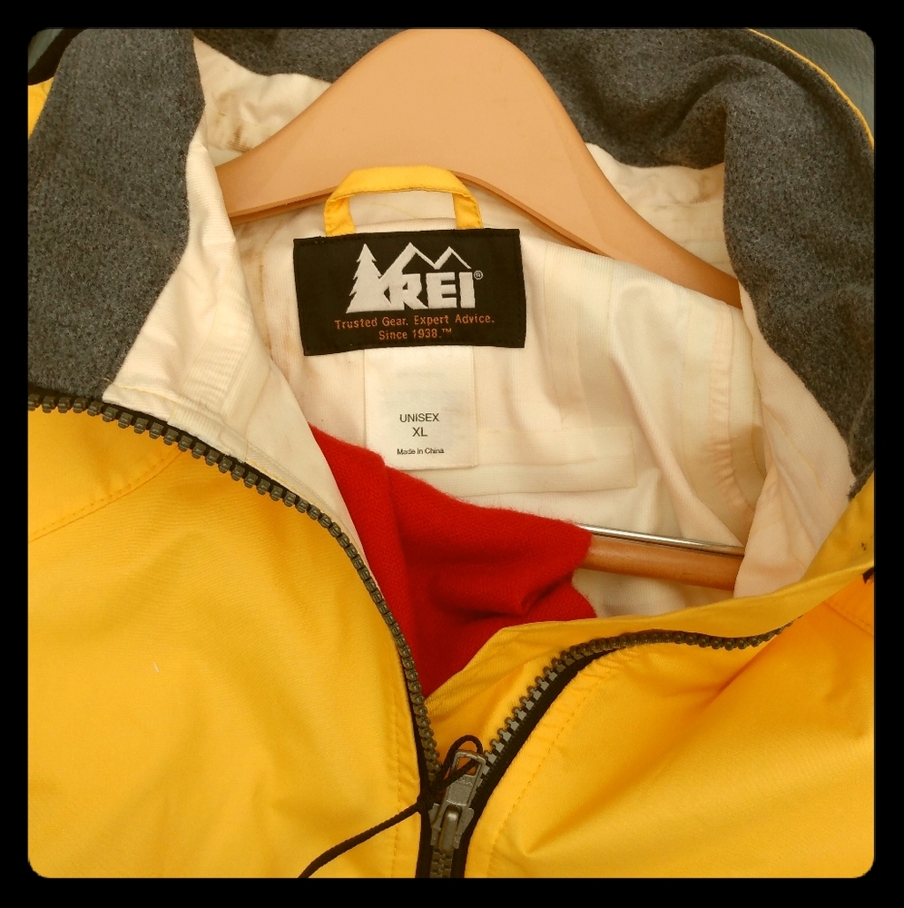 XL Rei Unisex Elements Jackets
